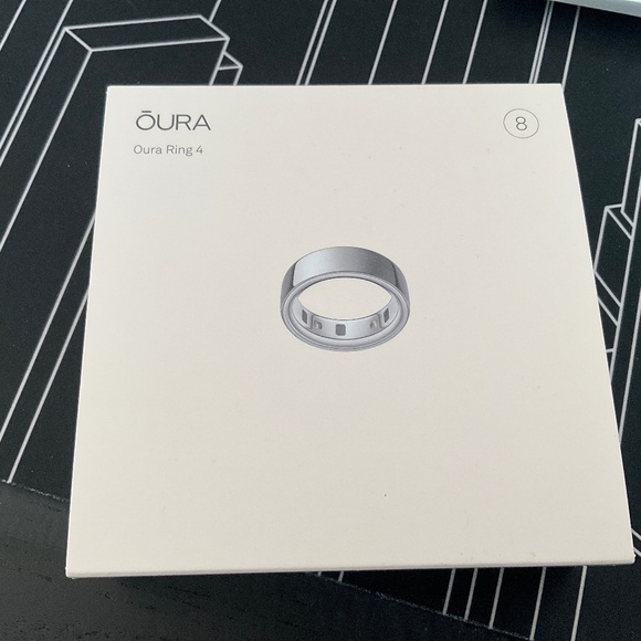 Oura ring gen 4 silver size 8 - new - Picture 1 of 4
